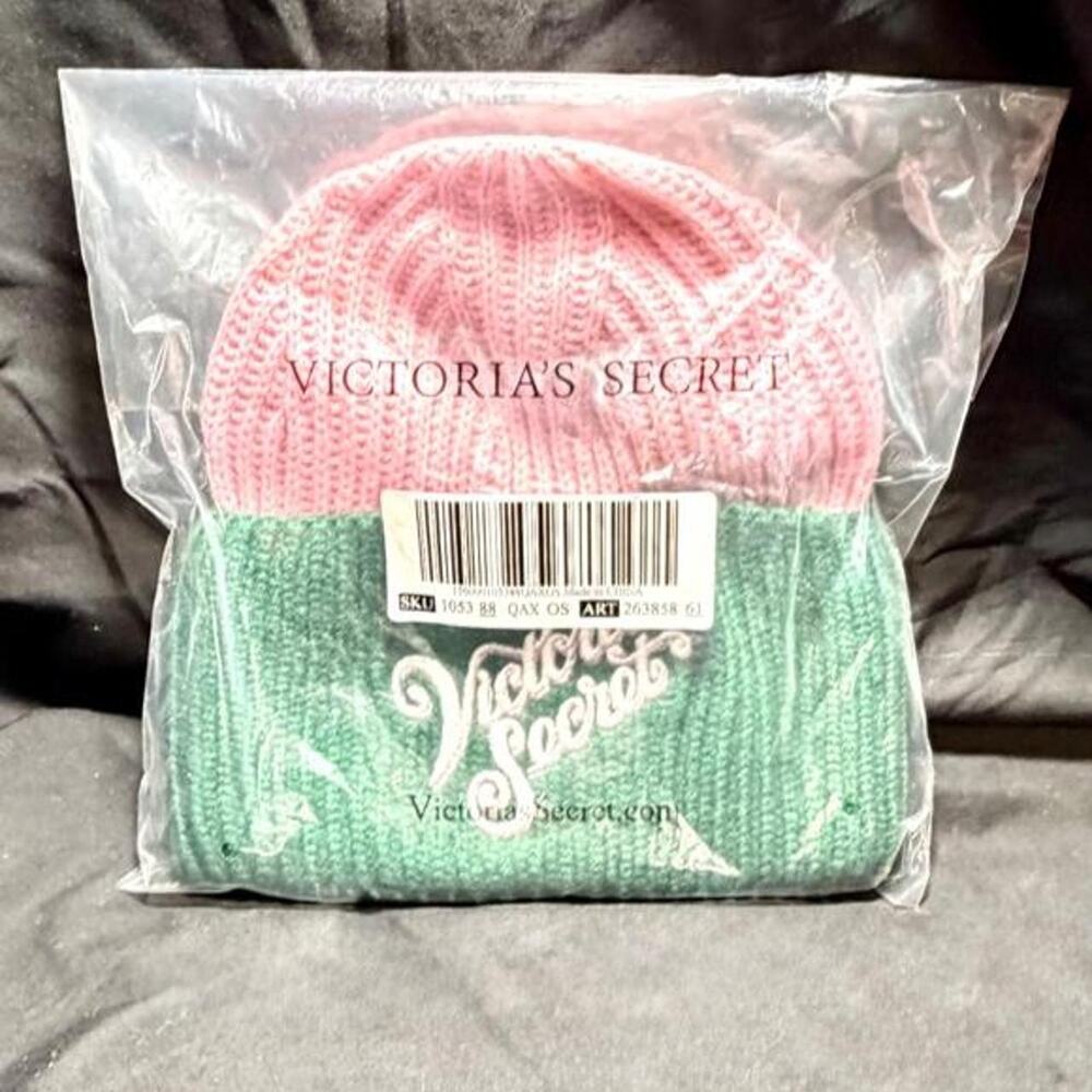 🚨 New Victoria's Secret Pink & Green Colorblock Knit Beanie Embroidered Logo